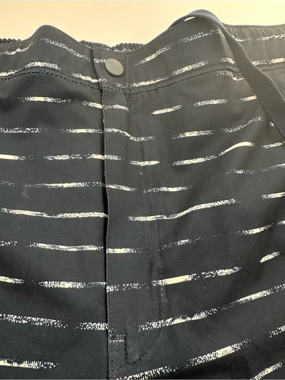NWT VRST Men’s 5” Resort Short Navy/Sand Washed Stripe - Size M